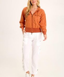 Therosequarter.shop2553445aa5 4