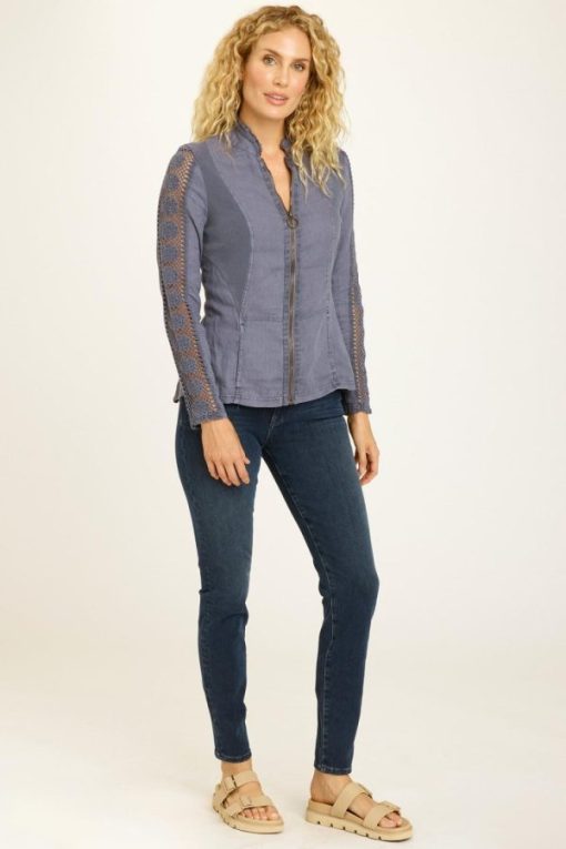 Therosequarter.shop446324cf7f 4