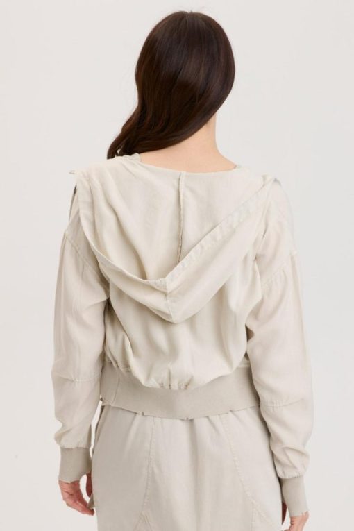 Therosequarter.shop6271f12ba3 3