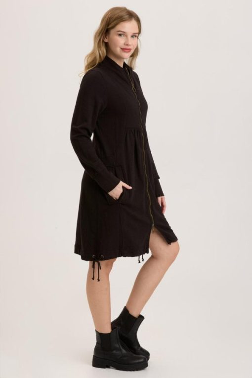 Therosequarter.shop628b15d456 1