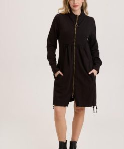 Therosequarter.shop628b15d456 2