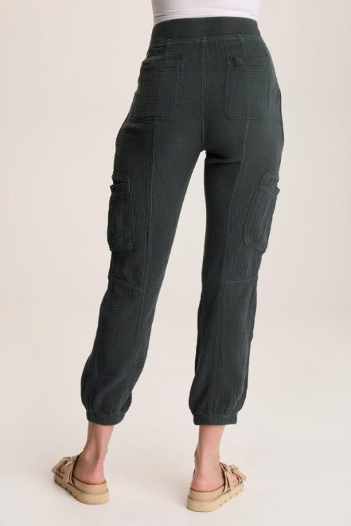 Therosequarter.shop67e8769472 3