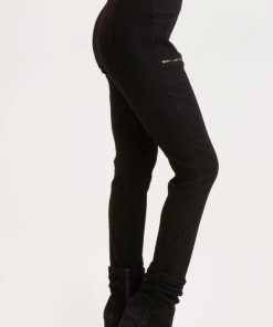 Therosequarter.shop68f70d5c0b 2
