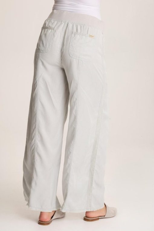 Therosequarter.shop6e6b29ca9c 3