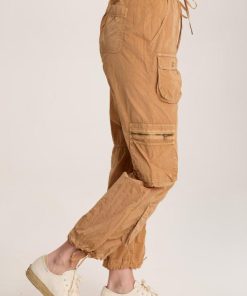Therosequarter.shop75edfdd83b 2