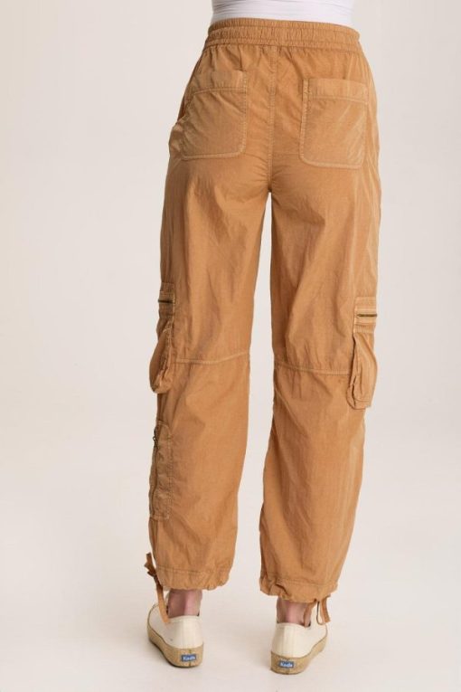 Therosequarter.shop75edfdd83b 3