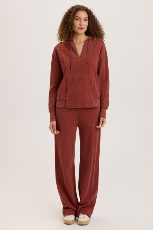 Therosequarter.shop7b552ac9e8 4