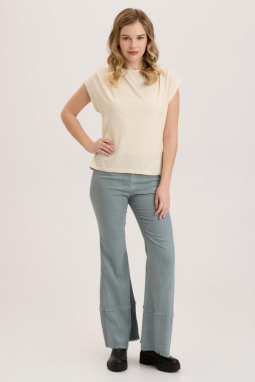 Therosequarter.shop8116587141 4