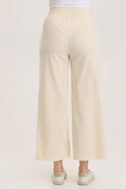 Therosequarter.shop8f1bd7b532 3