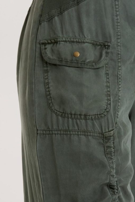 Therosequarter.shop968fb53a8e 4