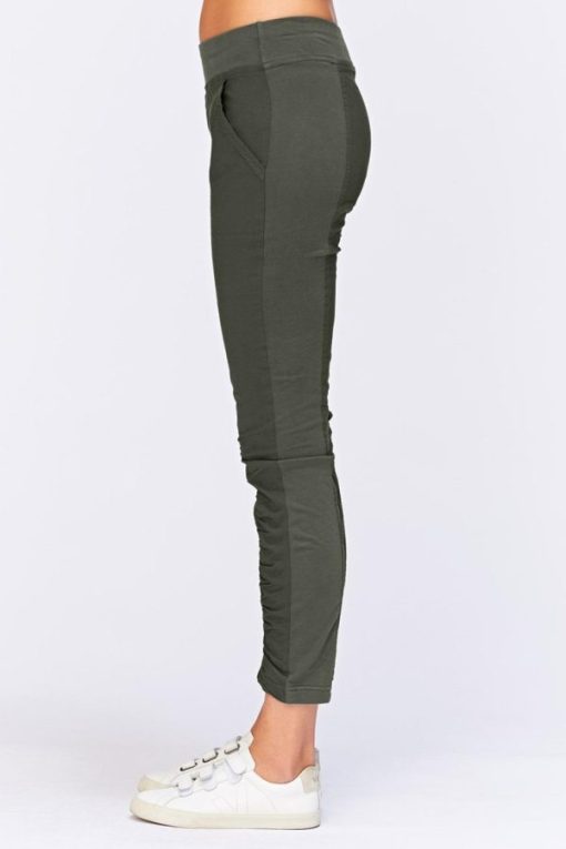 Therosequarter.shopfc4f948331 4