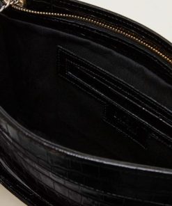 Therosequarter.shopa3bf0ea6c5 5